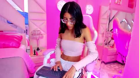 sara_naomi online show from September 11, 7:14 pm