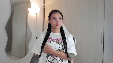 Sara online show from February 7, 3:52 pm