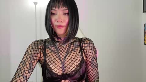 Snapshot of sara_queen9 chatting on April 15, 2:02 pm Sara online show from April 15, 2:02 pm