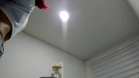 sara_red_x online show from March 26, 3:12 am