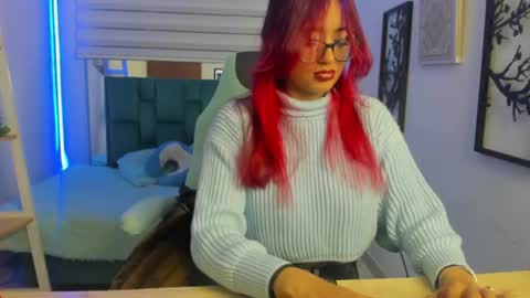 sara_red_x online show from June 30, 3:40 am