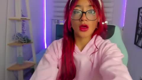 sara_red_x online show from July 1, 3:52 am