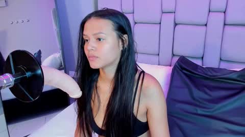 Snapshot of sara_rhoades_ chatting on November 27, 11:45 am Sara online show from November 27, 11:45 am