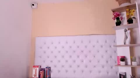 Snapshot of sara_salgado chatting on September 21, 11:12 am sara_salgado online show from September 21, 11:12 am