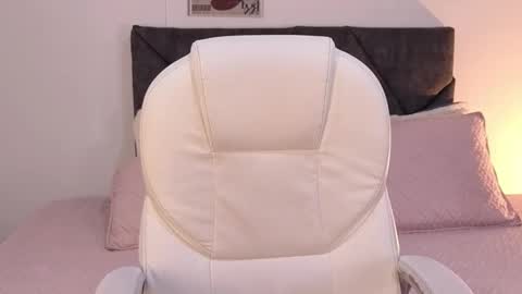 sara  online show from September 25, 2:43 pm