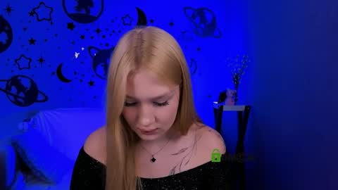 Snapshot of sara_sink chatting on April 3, 7:34 pm Sara online show from April 3, 7:34 pm