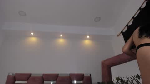 sara_sm1th_ online show from August 3, 12:43 pm