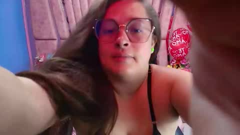 sara_thonson_ online show from December 20, 2:35 pm