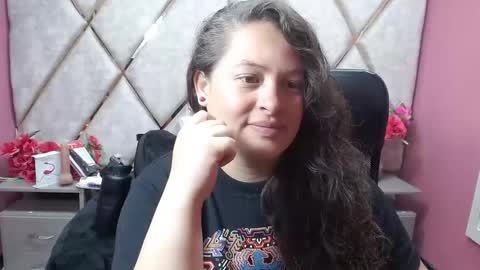 sara_thonson_ online show from February 8, 3:10 am