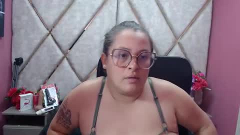 sara_thonson_ online show from February 18, 3:02 am
