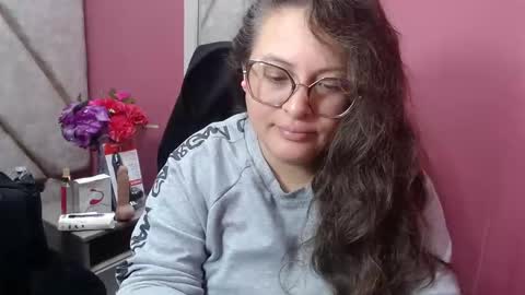 sara_thonson_ online show from February 22, 12:45 am