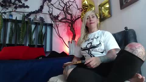 Sara Valkyria online show from October 20, 7:14 pm