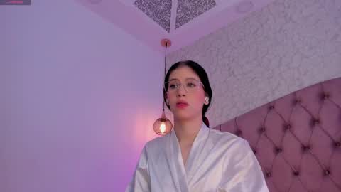 Sara  online show from May 4, 6:59 pm