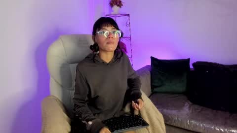 saraa_lee856 online show from May 8, 7:41 pm