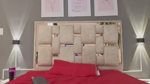 Snapshot of saraa_nix chatting on November 8, 3:07 am sara online show from November 8, 3:07 am