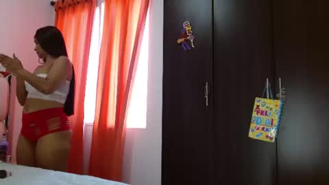 Snapshot of saraa_ramirezz_ chatting on June 27, 8:36 pm sara online show from June 27, 8:36 pm