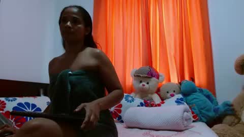 Snapshot of saraa_ramirezz_ chatting on July 26, 7:43 pm sara online show from July 26, 7:43 pm