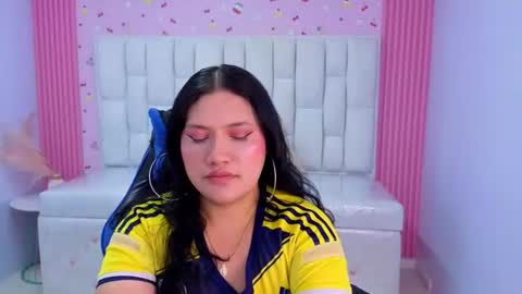 Snapshot of saraaa_s chatting on June 23, 2:04 pm Sara online show from June 23, 2:04 pm