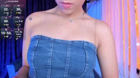 Snapshot of saraamills chatting on February 3, 8:13 pm Sara online show from February 3, 8:13 pm