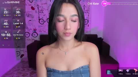 Snapshot of saraamills chatting on February 24, 7:19 pm Sara online show from February 24, 7:19 pm