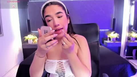 Snapshot of saraamills chatting on April 2, 4:10 am Sara online show from April 2, 4:10 am