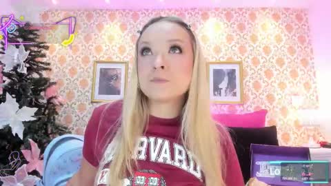 SaraAvila  online show from January 8, 8:44 pm