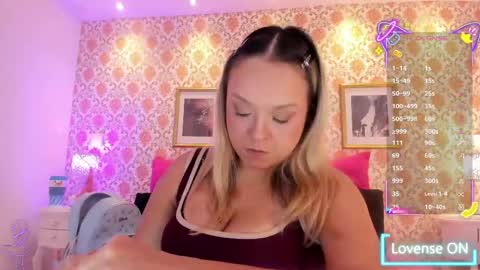 Snapshot of saraavila_ chatting on May 29, 9:46 pm SaraAvila online show from May 29, 9:46 pm