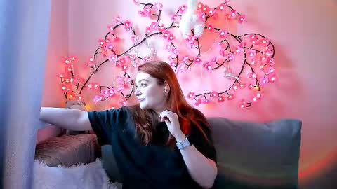 Snapshot of sarabisweet chatting on February 1, 12:59 pm Sarabi online show from February 1, 12:59 pm