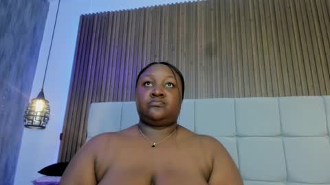 Snapshot of saraby_blandon chatting on February 21, 11:00 am online show from February 21, 11:00 am