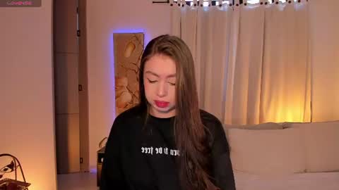 sara cavali online show from June 24, 12:04 pm