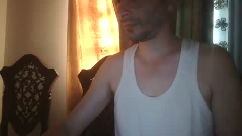 Snapshot of saraclit chatting on October 2, 8:32 am pass kika online show from October 2, 8:32 am