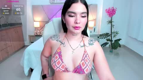 Snapshot of saracruz_1 chatting on February 12, 2:39 am saracruz online show from February 12, 2:39 am