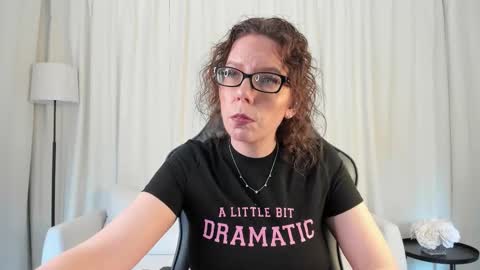 Snapshot of saradesirexo chatting on March 6, 3:08 pm Sara Desire online show from March 6, 3:08 pm