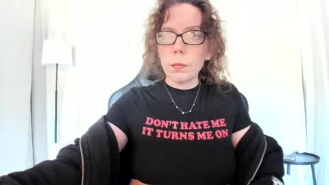 Snapshot of saradesirexo chatting on March 31, 12:16 pm Sara Desire online show from March 31, 12:16 pm