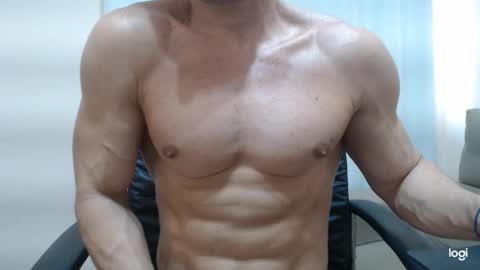 Snapshot of saradorj92 chatting on December 1, 8:09 pm saradorj92 online show from December 1, 8:09 pm