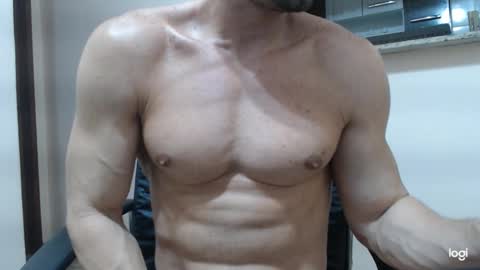 Snapshot of saradorj92 chatting on December 7, 7:16 am saradorj92 online show from December 7, 7:16 am