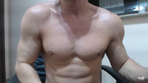 Snapshot of saradorj92 chatting on December 10, 5:17 am saradorj92 online show from December 10, 5:17 am