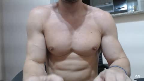 Snapshot of saradorj92 chatting on December 12, 11:25 pm saradorj92 online show from December 12, 11:25 pm