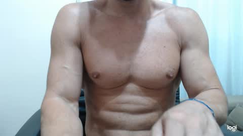 Snapshot of saradorj92 chatting on January 11, 2:20 am saradorj92 online show from January 11, 2:20 am