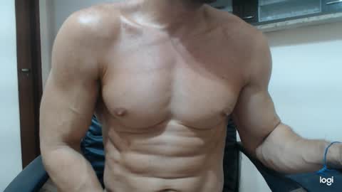 Snapshot of saradorj92 chatting on January 25, 10:28 pm saradorj92 online show from January 25, 10:28 pm