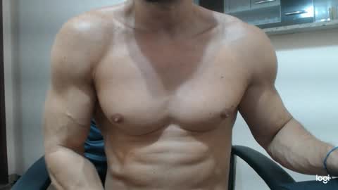 Snapshot of saradorj92 chatting on January 27, 8:40 am saradorj92 online show from January 27, 8:40 am