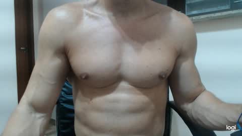 Snapshot of saradorj92 chatting on January 29, 7:04 am saradorj92 online show from January 29, 7:04 am