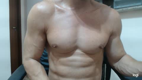 Snapshot of saradorj92 chatting on February 1, 7:57 am saradorj92 online show from February 1, 7:57 am