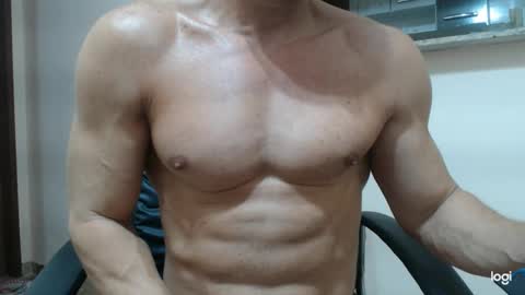 Snapshot of saradorj92 chatting on February 5, 5:52 am saradorj92 online show from February 5, 5:52 am