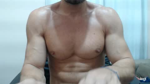 Snapshot of saradorj92 chatting on February 9, 2:28 am saradorj92 online show from February 9, 2:28 am