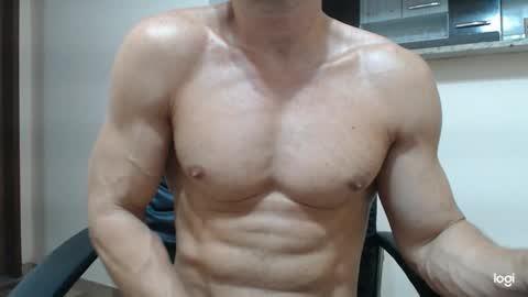 Snapshot of saradorj92 chatting on February 10, 8:42 am saradorj92 online show from February 10, 8:42 am