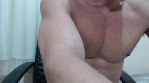 Snapshot of saradorj92 chatting on October 26, 12:11 pm saradorj92 online show from October 26, 12:11 pm