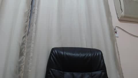 saradorj92 online show from November 18, 6:18 am