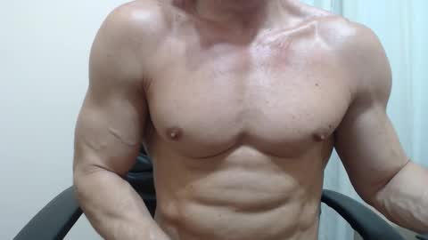 saradorj92 online show from December 14, 1:11 am