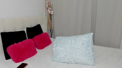 Snapshot of saradusk chatting on June 27, 5:34 am Sara online show from June 27, 5:34 am
